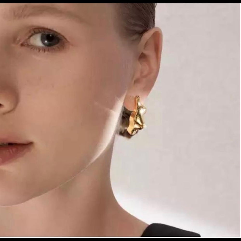 Never Fade Punk Body Part 3d Chest Stud For Women Earrings - Picture 4 of 4